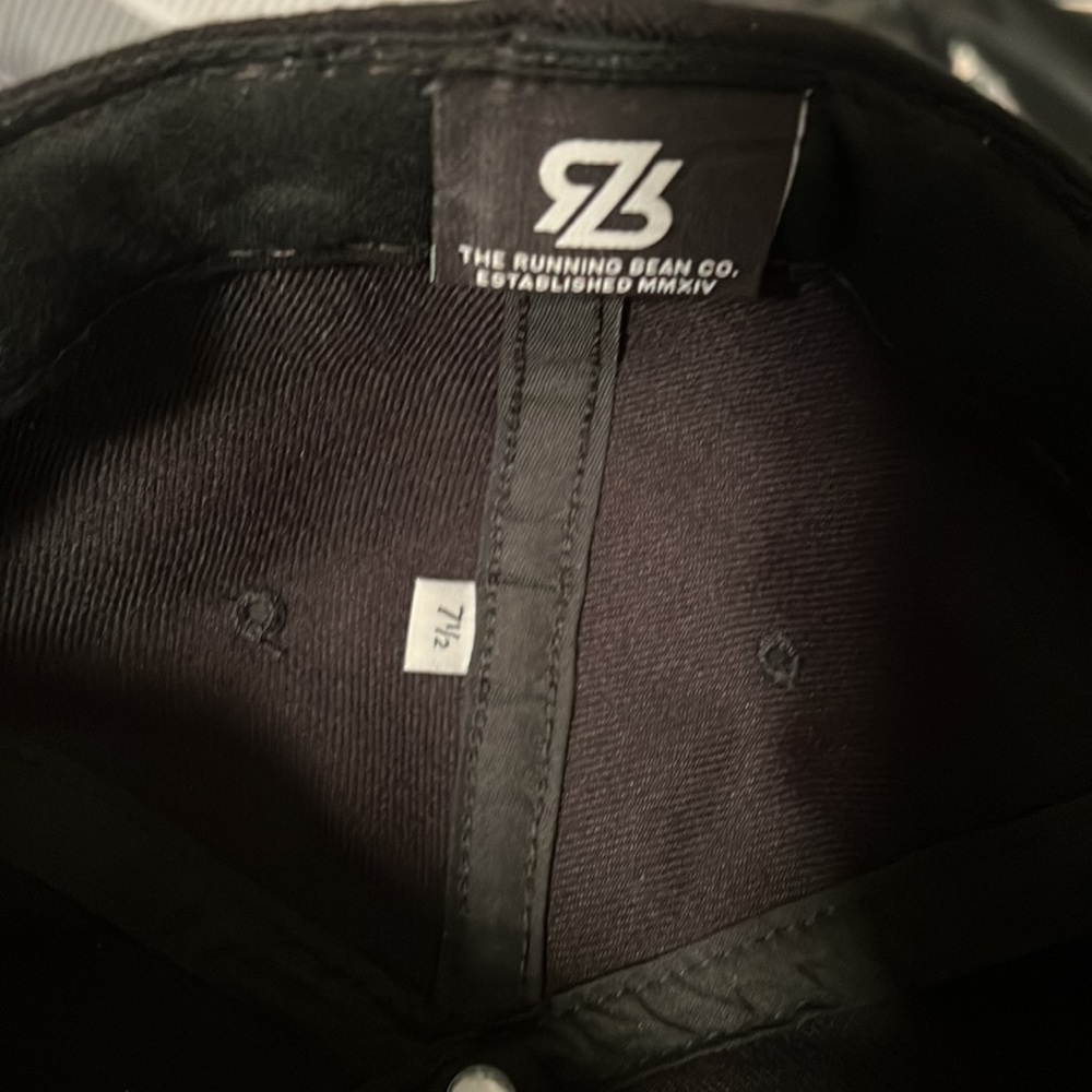 Fitted ballcap - Picture 5 of 5